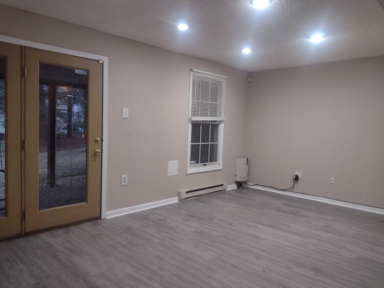 Building Photo - 7 Championship Ct