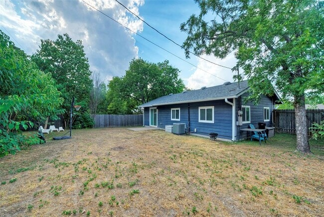Building Photo - 6811 Miranda Dr