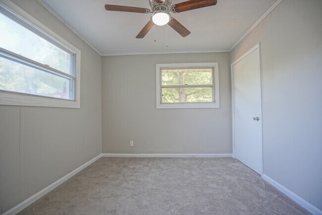 Building Photo - 246 Acorn Acres Rd