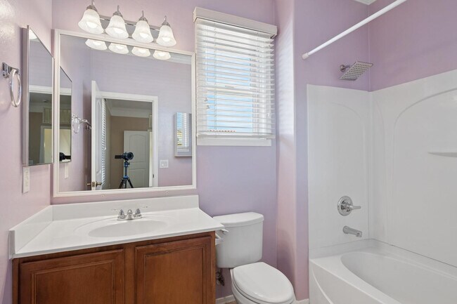 Building Photo - 1319 S Sabino Dr