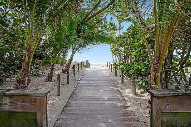 Building Photo - 3206 Robbins Rd