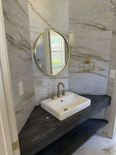 Building Photo - 1916 Merlot Dr