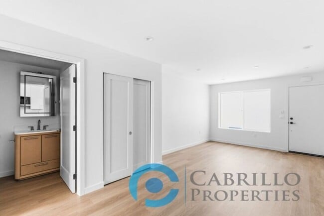 Building Photo - 6640 Valjean Ct