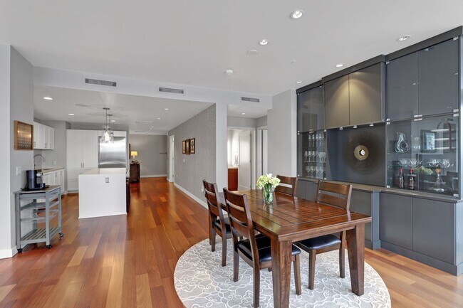 Building Photo - Elegant South Waterfront with 2 Parking Sp...