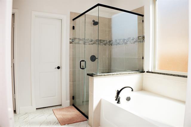 Building Photo - 700 Sedona St