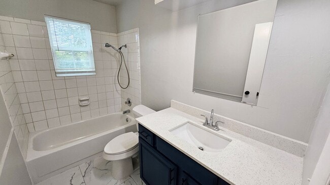 Building Photo - Beautifully Renovated 4 Bed