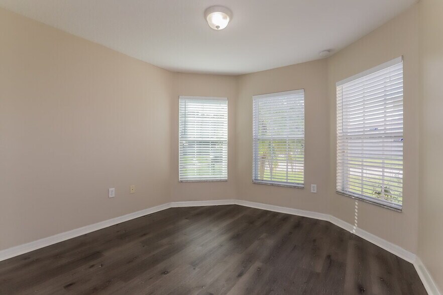 Building Photo - 2419 Hamlet Cir