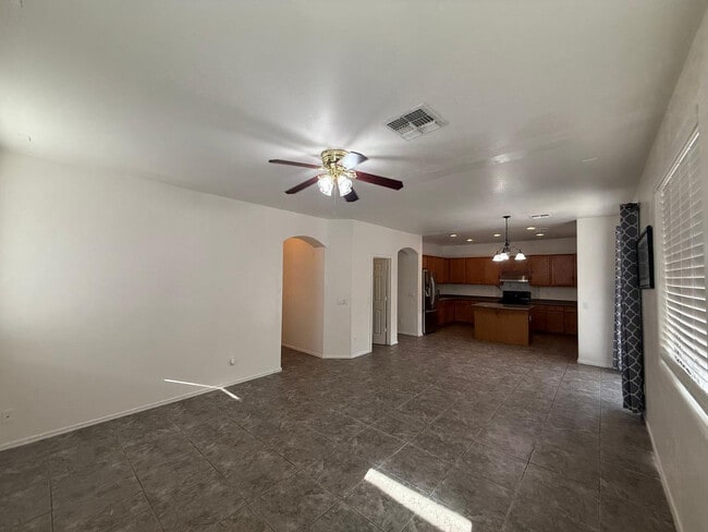 Building Photo - 2635 E Vermont Ct