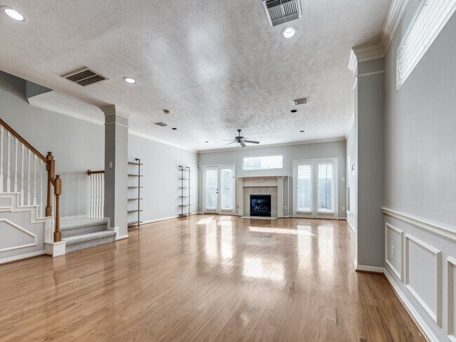 Building Photo - 5413 Nolda St