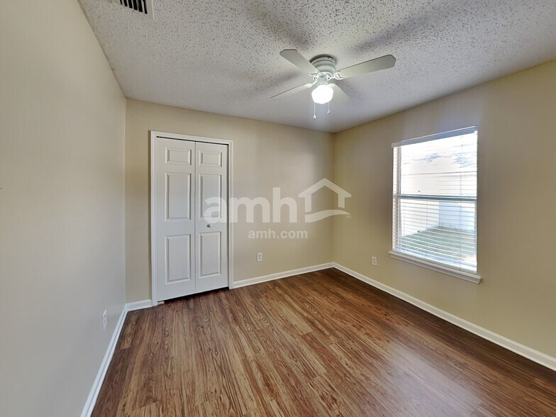 Building Photo - 3389 Westfield Dr