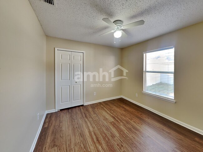 Building Photo - 3389 Westfield Dr