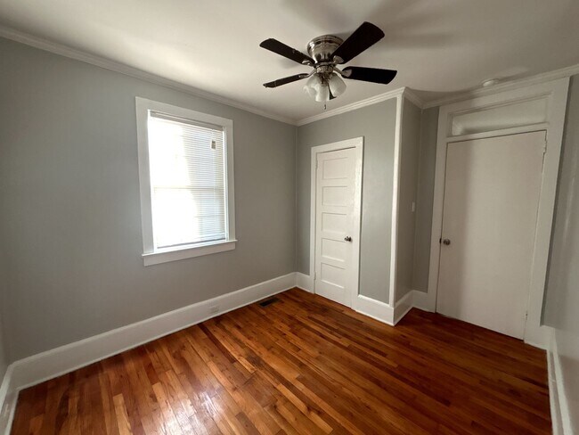 Building Photo - Move-In Ready Home with Spacious Backyard & Prime Location