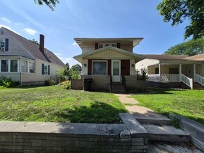 Building Photo - 2806 Hartzer St
