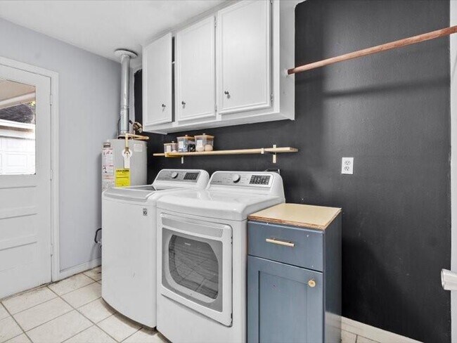 Building Photo - 12615 Pine Bough Ln