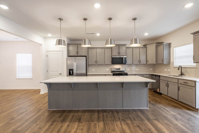 Building Photo - BRAND NEW 3 Bedroom Home - Stonebridge Fairways - Available NOW