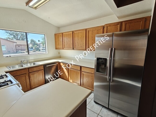 Building Photo - 9073 N Tiger Eye Way