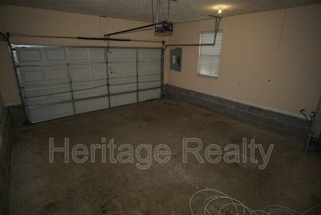 Building Photo - 1888 Explorer Ln