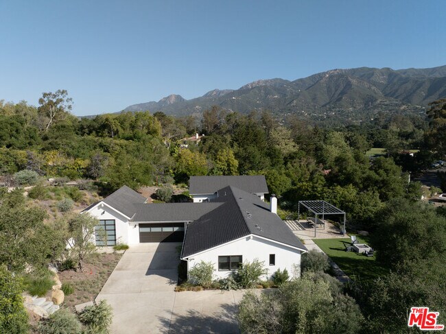 Building Photo - 3155 Eucalyptus Hill Rd