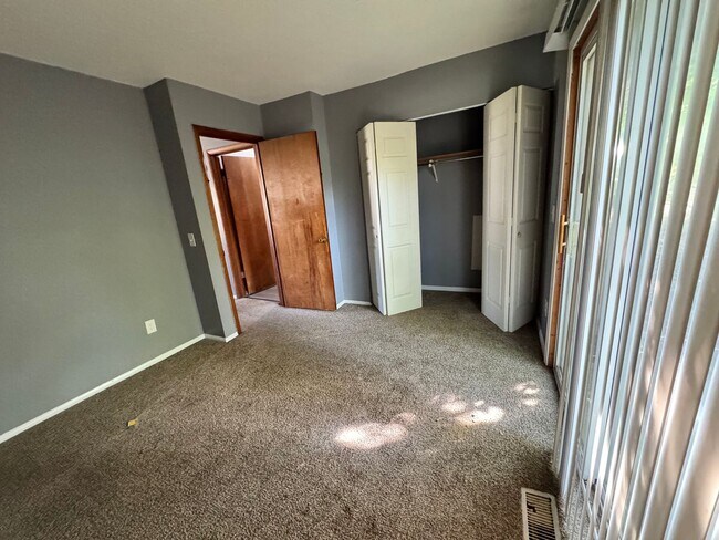 Building Photo - 77 Walbridge Ave