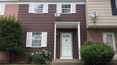 Building Photo - Newly Renovated Town Home in Grandview