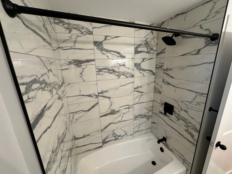 Building Photo - 116 Marginal St