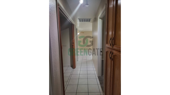 Building Photo - NOW AVAILABLE! Make this spacious 4 bedroo...