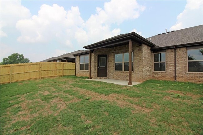 Building Photo - 1511 Purple Finch St