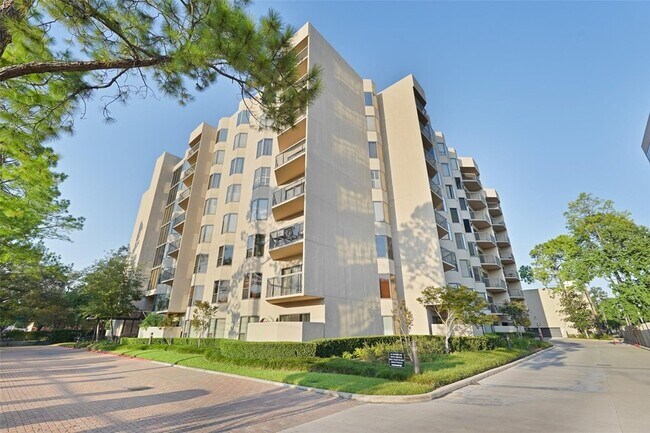 Building Photo - 661 Bering Dr