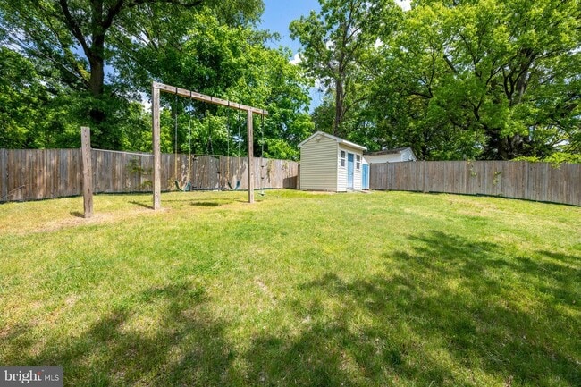 Building Photo - 2416 Fort Dr