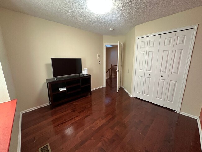 Building Photo - 26 Catherine Ct