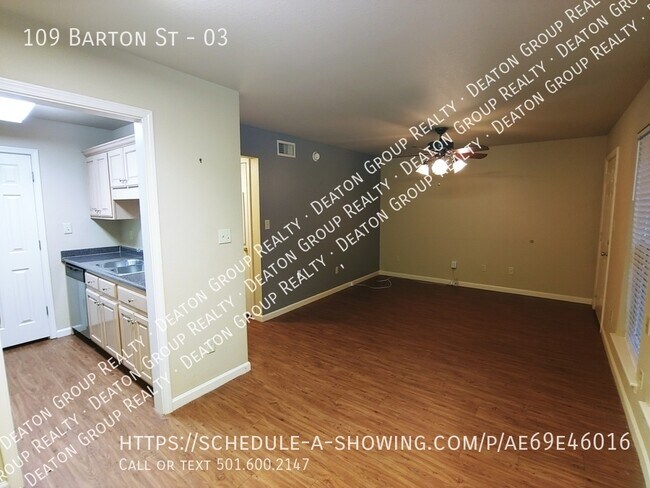 Building Photo - 109 Barton St