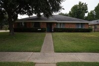 Building Photo - 601 Rock Hollow Dr