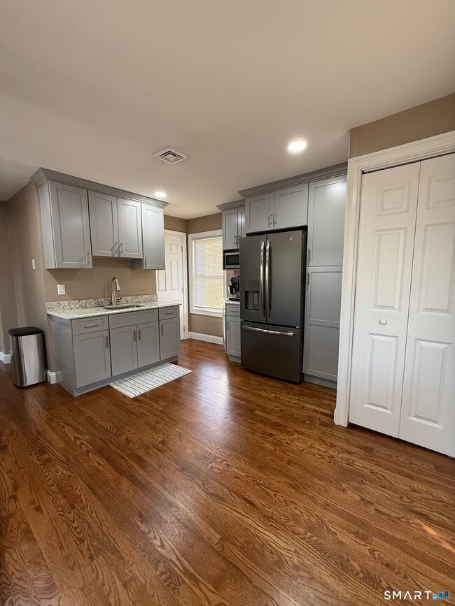 Building Photo - 13 Howard Ave