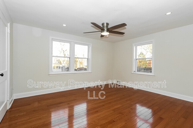 Building Photo - 48 Greenhill Rd