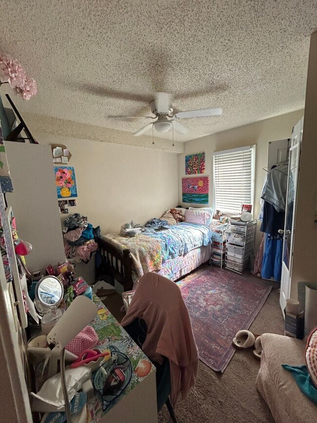 Building Photo - Chapel Hill - Mill Creek 4BR/2BA Condo AVA...