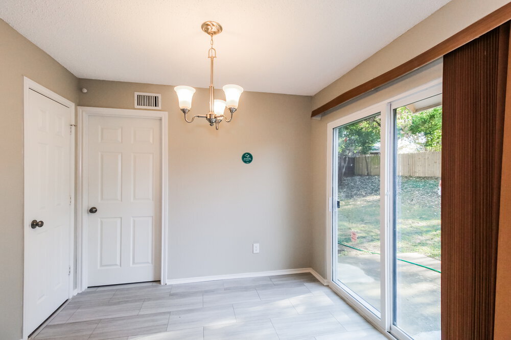 Building Photo - 4217 Glen Hollow Cir