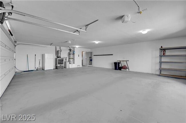 Building Photo - 1.2 Acres with Indoor & Outdoor RV Parking!!!!