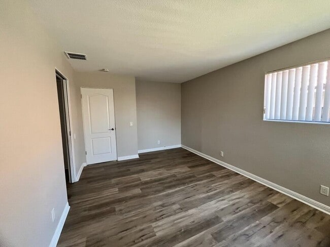 Building Photo - 51780-51780 Avenida Diaz