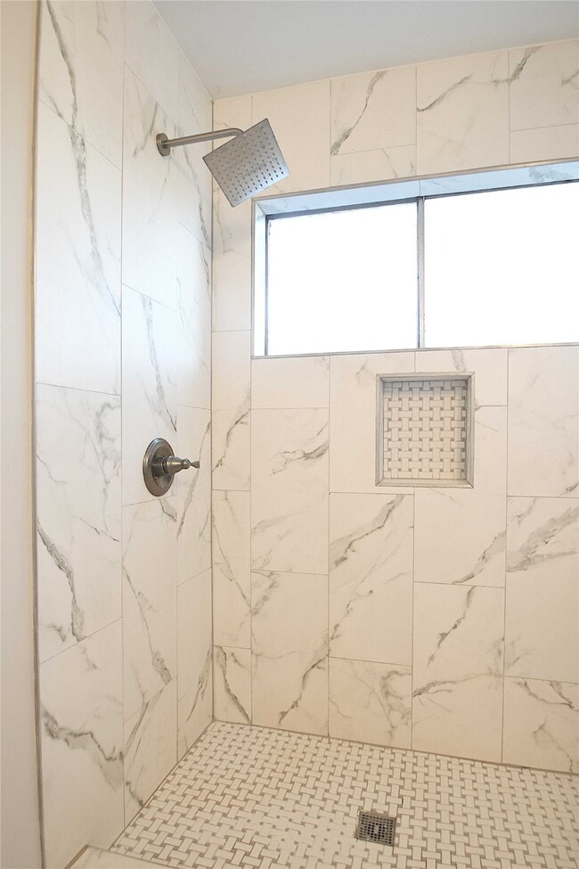 Building Photo - 9243 Friendship Rd