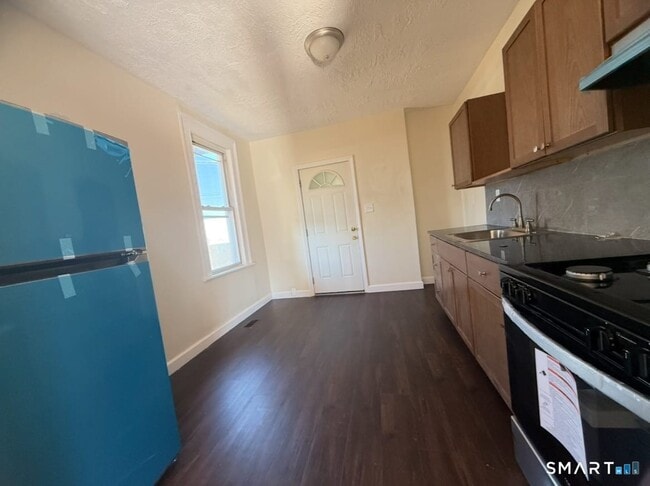 Building Photo - 26 Clarence St