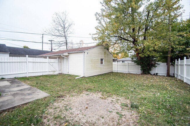 Building Photo - 4610 Karen Dr