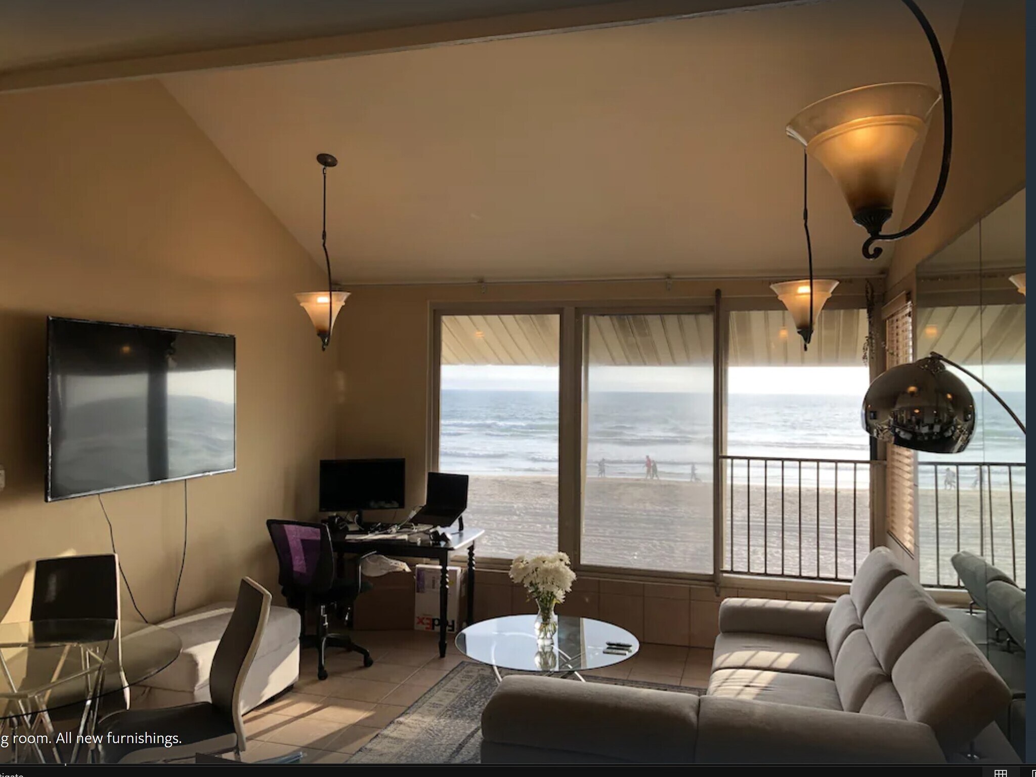 Building Photo - 3261 Ocean Front Walk
