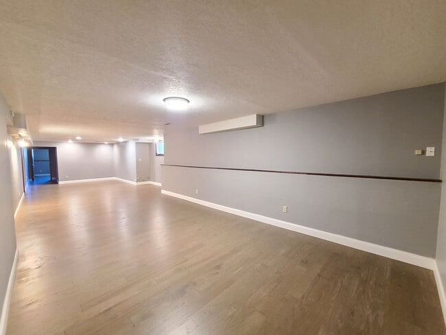 Building Photo - $3,400- 5 Bed / 3 Bath Beautiful Home in Upper South Hill