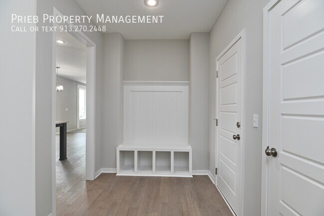 Building Photo - 2653 W Dartmouth St