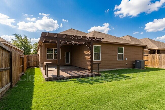 Building Photo - 8003 Oxbow Way