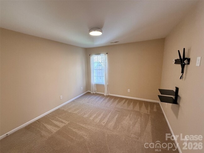 Building Photo - 5219 Sunriver Rd