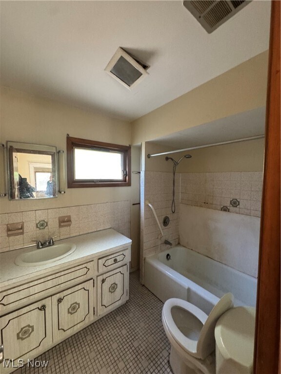 Building Photo - 3660 E 76th St