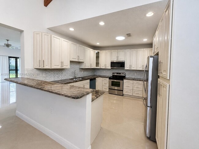Building Photo - 8142 Silver Palm Ct