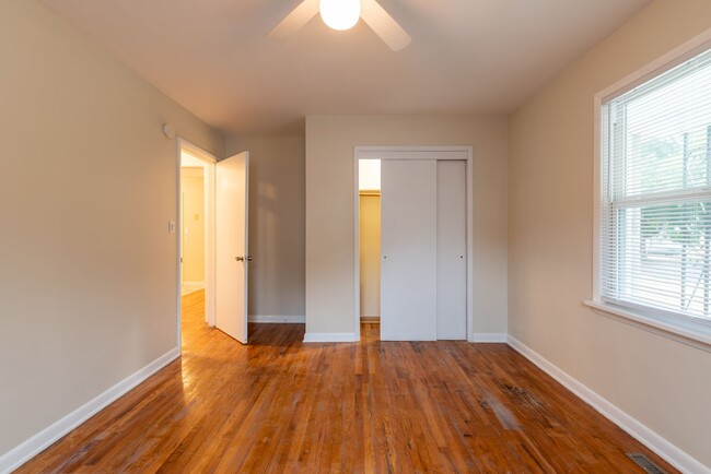 Building Photo - Portland Duplex