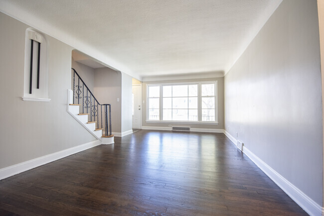 Building Photo - 5976 Hodgman Dr